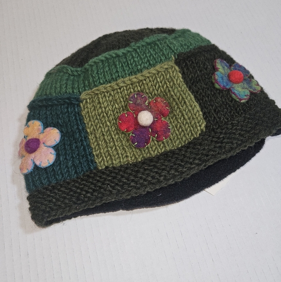 NEW Crochet Knit Felt Flowers stained glass windows beanie hat wool - Picture 5 of 14